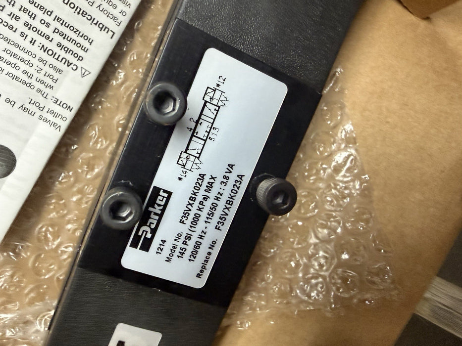F35VXBK023A NEW PARKER  120VAC SOLENOID VALVE 3 POS D SOL VALVE