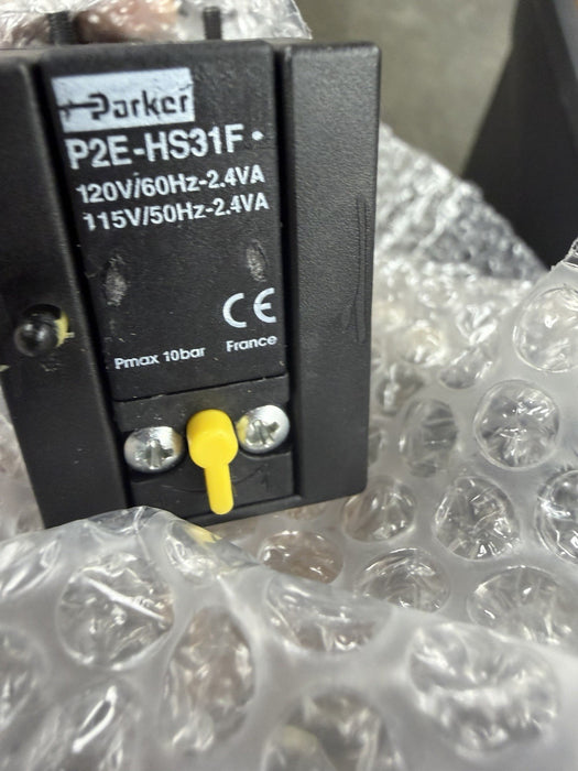 F35VXBK023A NEW PARKER  120VAC SOLENOID VALVE 3 POS D SOL VALVE