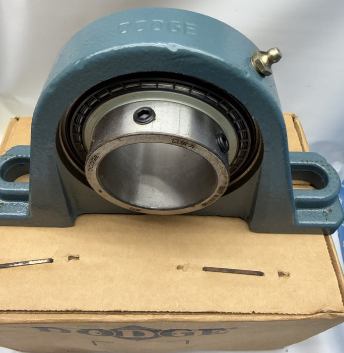 DODGE P2B-SC-203 123820 NEW IN BOX PILLOW BLOCK BEARING 2-3/16"