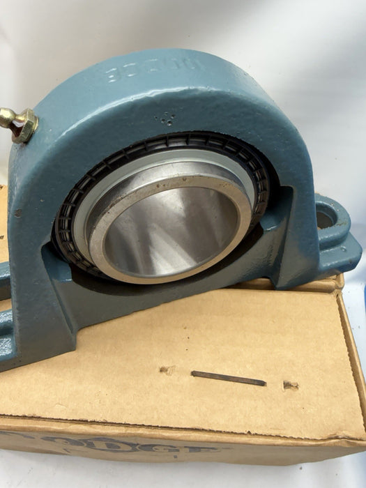 DODGE P2B-SC-203 123820 NEW IN BOX PILLOW BLOCK BEARING 2-3/16"