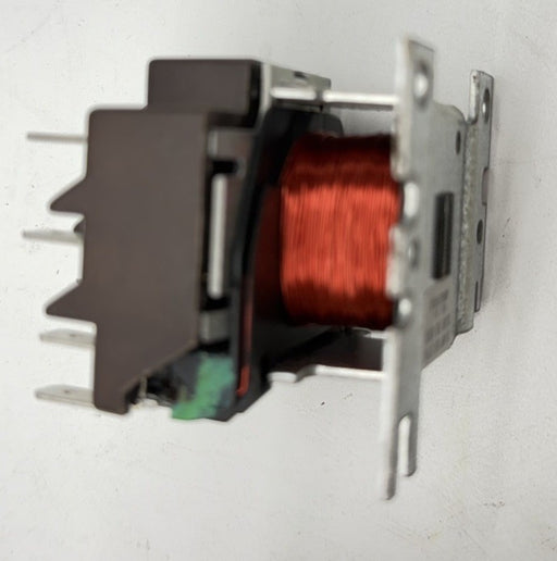 Honeywell Tradeline R8222 D 1014 DPDT Relay Coil 24V 50/60 Hz 120/277/480 90-340