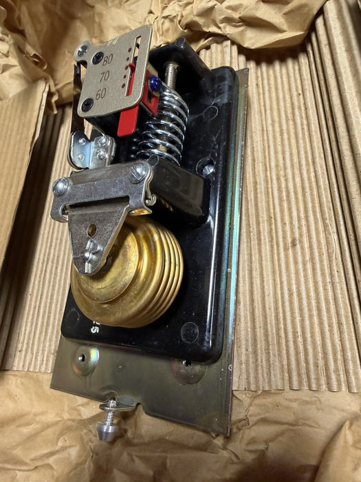 T921A 1191 NEW UNUSED HONEYWELL THERMOSTAT PROP VALVE DAMPER CONTROL TRADELINE