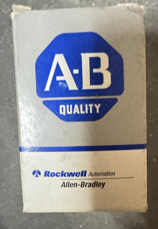 800T-Q20G 800TQ20G NEW IN THE ORIGINAL BOX GREEN PILOT LAMP 240V AC/DC