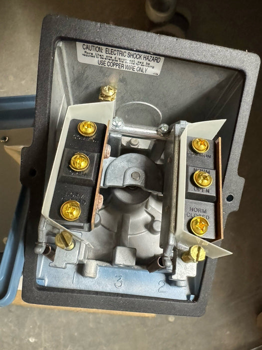 UNITED ELECTRIC J402-555-9908 SWITCH NIB 0-100 PSI