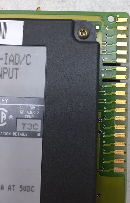 ALLEN BRADLEY 1771-IAD /C 120V AC/DC INPUT MODULE