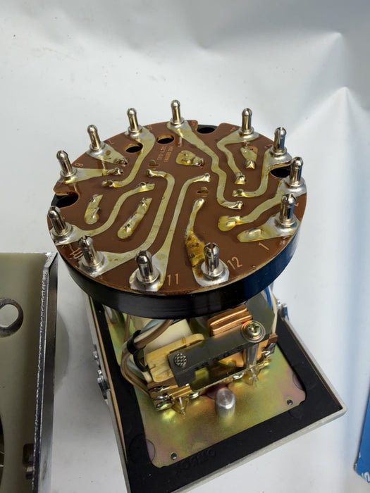 SYDAA Motor Timer NOS from Omron 120VAC NNB