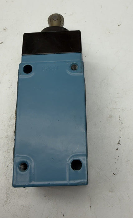 Missing Screws HONEYWELL LSD1A Micro Switch Top Plunger Roller