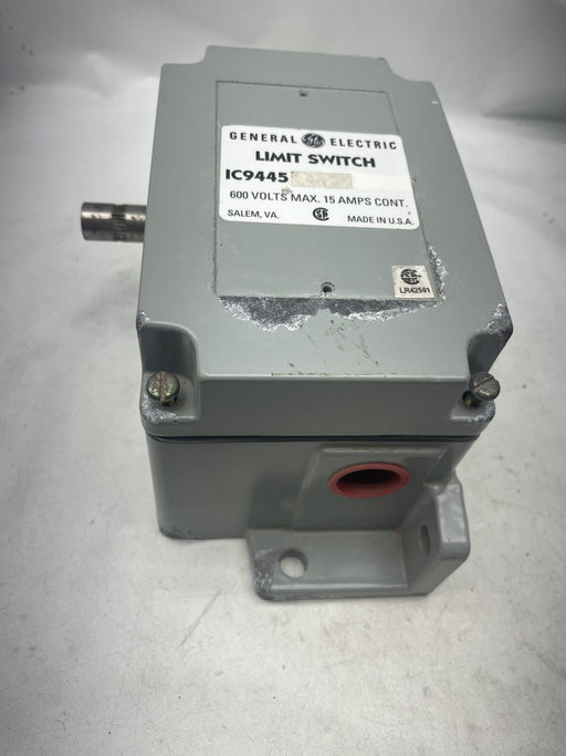 NEW GENERAL ELECTRIC LIMIT SWITCH IC9445B200AA LEVER OPERATED 15 AMPS 600V