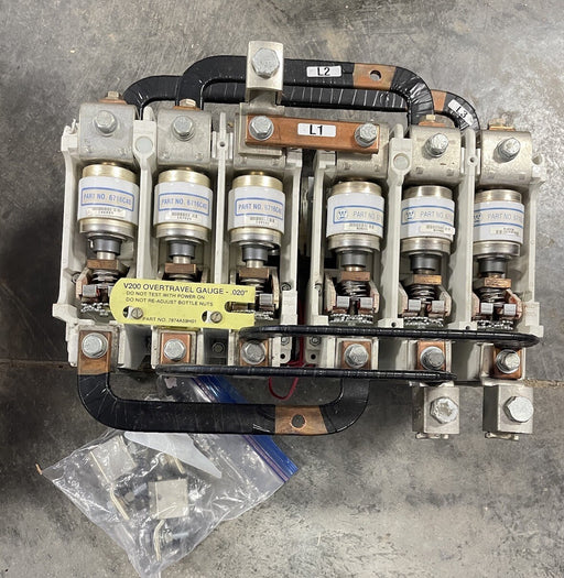 V211K5CJZ1 NEMA 5 REVERSING VACUUM CONTACTOR CUTLER HAMMER 110/120V COIL 270A