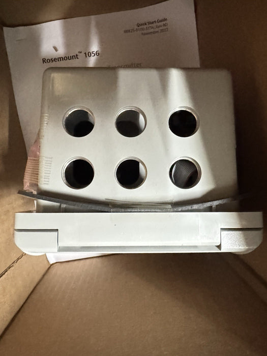 1056 NEW IN THE BOX 1056-03-21-38-AN EMERSON ROSEMOUNT PH ANALYZER