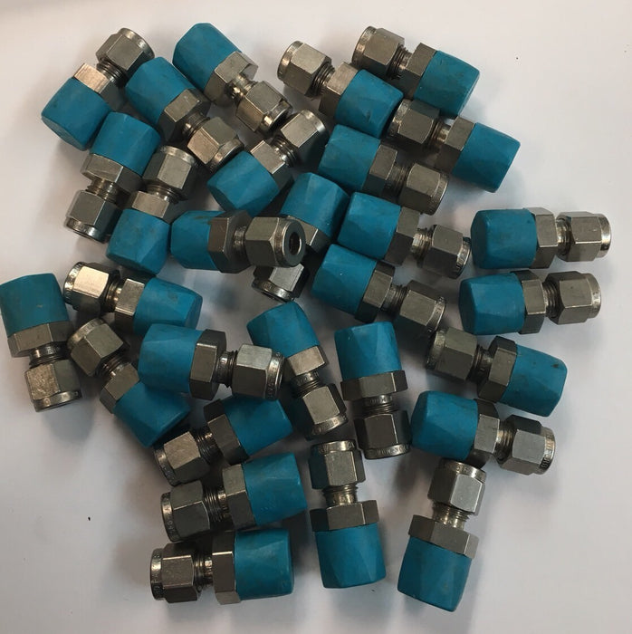 1-SS-400-1-6 Swagelok Instrument Tubing Fitting 1/4" Tube x 3/8" MNPT Pipe QTY