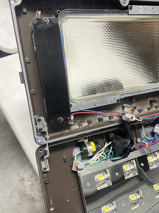 NEW UNUSED HALOPHANE MEDIUM PREDATOR LED LIGHT ACUITY PMLED 480vac LAMP OUTDOOR