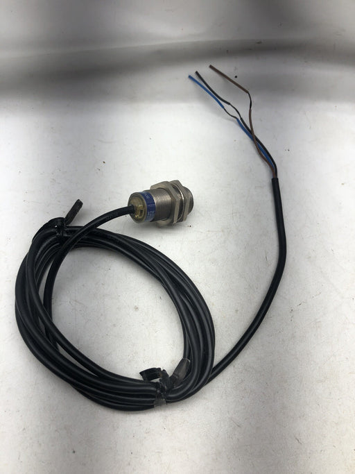 NEW TELEMECANIQUE INDUCTIVE PROX SWITCH XS1 N18PA340 XS1N18PA340 12-24 VDC