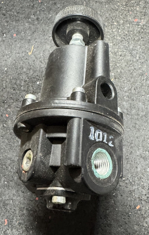Fairchild 10262 Pneumatic Regulator 1/4in Npt 500 psi MAX SUPPLY 2-150 psi RANGE