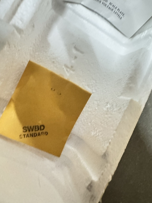 Yokogawa DB-40 103111EAEA-7YBF  2500VDC NIB GP7000-2   0-200 Megaohms meter