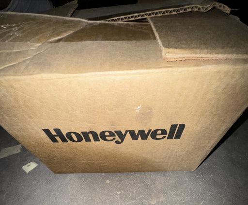 UDC3500 NEW UNUSED HONEYWELL CONTROLLER  DC3500-EE-1B20-110-00000-E0-0