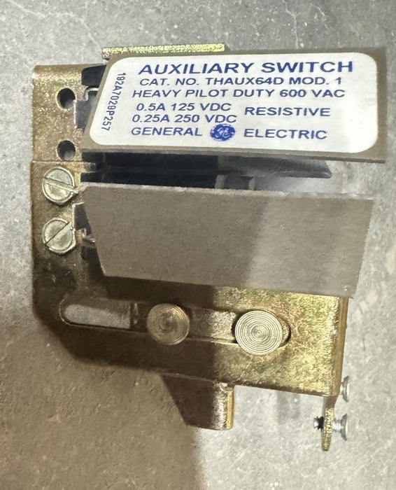 GE AUXILIARY CONTACT KIT THAUX64D NIB