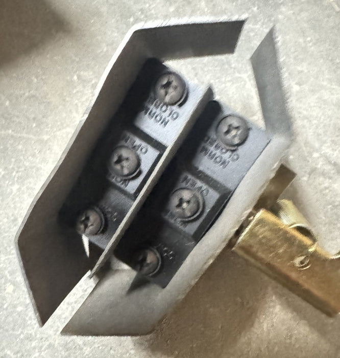 GE AUXILIARY CONTACT KIT THAUX64D NIB