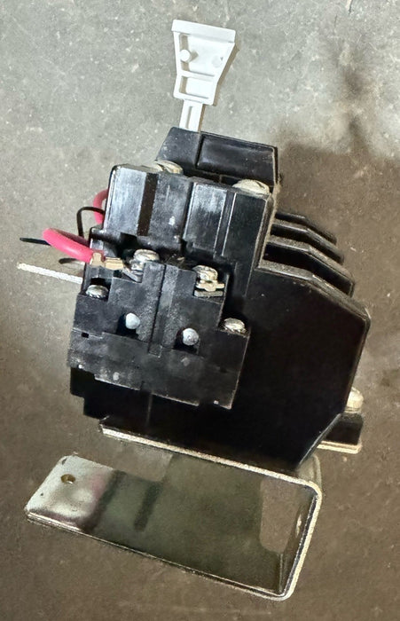 NEW 592-EUTE EUTECTIC OVERLOAD RELAY NIB