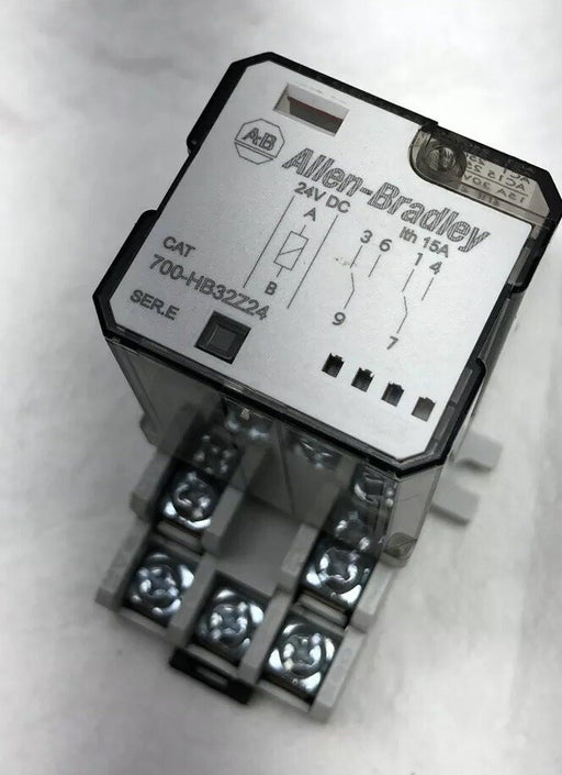 NEW MISSING ONE SCREW CLAMP 700-NH154 BASE WITH 700-HB32Z24 RELAY ALLEN-BRADLEY