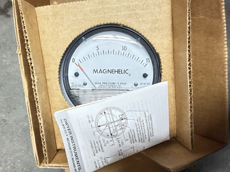 Dwyer Magnehelic 2015 Differential Pressure Gauge 0-15 Inches Of Water