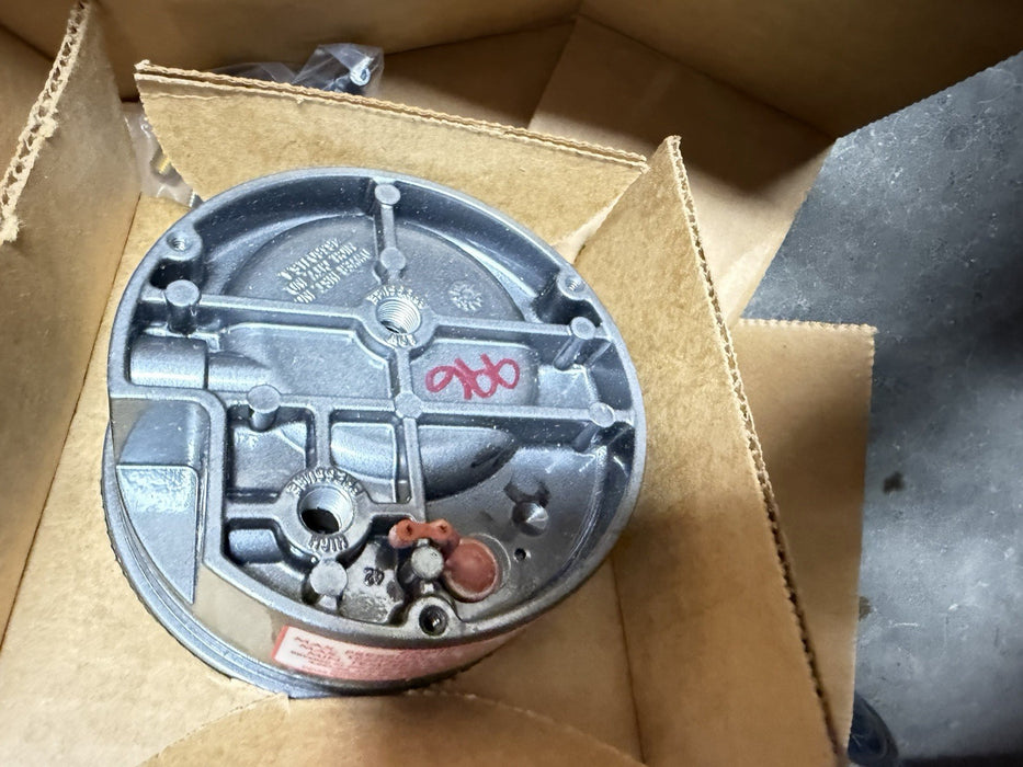 Dwyer Magnehelic 2015 Differential Pressure Gauge 0-15 Inches Of Water