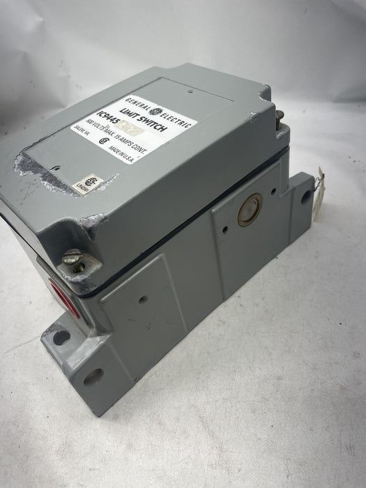 NEW GENERAL ELECTRIC LIMIT SWITCH IC9445B200AA LEVER OPERATED 15 AMPS 600V