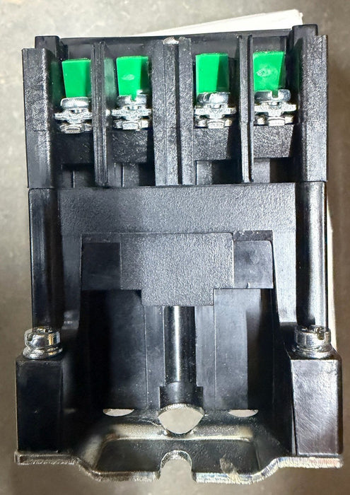 NEW ALLEN-BRADLEY BULLETIN 700 700-R400A1 TYPE R 120V AC RELAY 0 N.C 4 N.O