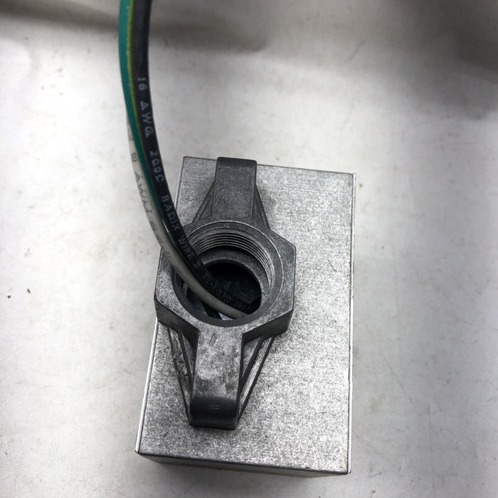 NEW GE LIGHTING SYSTEMS CAT NO. MPM-3PR FIXTURE FITTING