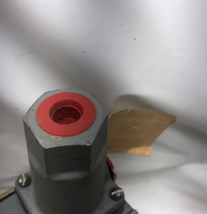 NEW 9012 AJW3 INDUSTRIAL PRESSURE SWITCH ADJUST DIFFERENTIAL 0-300 PSI