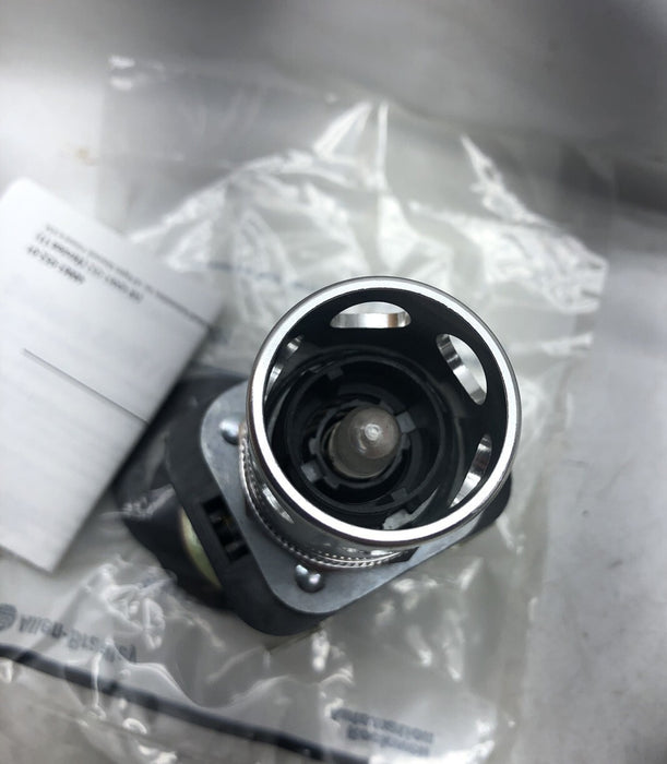 NEW ALLEN-BRADLEY 800T-RA10 ILLUMINATED PUSH BUTTON NO LENS W/ GUARD,800-XA
