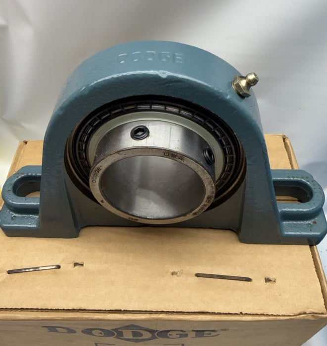 DODGE P2B-SC-203 123820 NEW IN BOX PILLOW BLOCK BEARING 2-3/16"