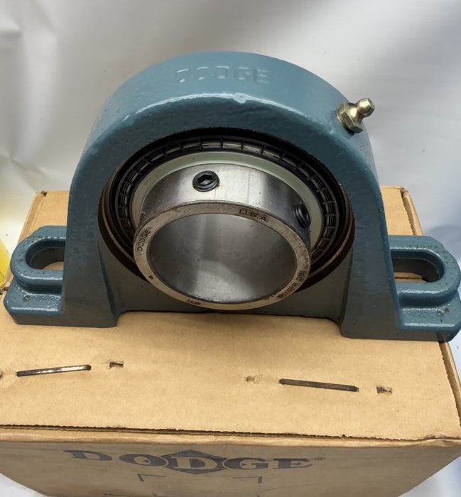 DODGE P2B-SC-203 123820 NEW IN BOX PILLOW BLOCK BEARING 2-3/16"