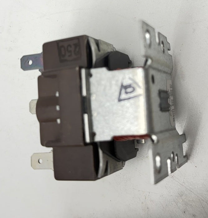 Honeywell Tradeline R8222 D 1014 DPDT Relay Coil 24V 50/60 Hz 120/277/480 90-340