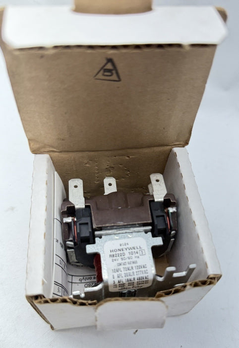 Honeywell Tradeline R8222 D 1014 DPDT Relay Coil 24V 50/60 Hz 120/277/480 90-340