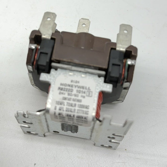 Honeywell Tradeline R8222 D 1014 DPDT Relay Coil 24V 50/60 Hz 120/277/480 90-340