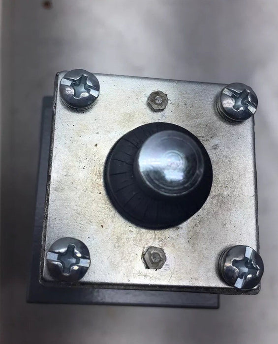 NEW ALLEN-BRADLEY 802T-BPJ1 PLUG-IN OILTIGHT LIMIT SWITCH PUSH TYPE 2 CIRCUITS