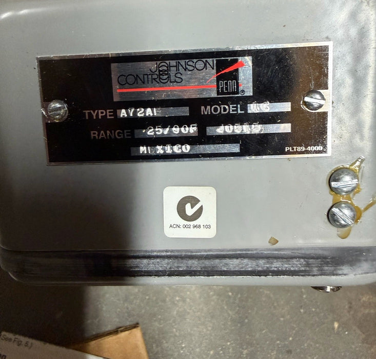 Johnson Controls A72ae-1C Line Volt Mechanical Tstat Close On Rise 25-90 Degrees