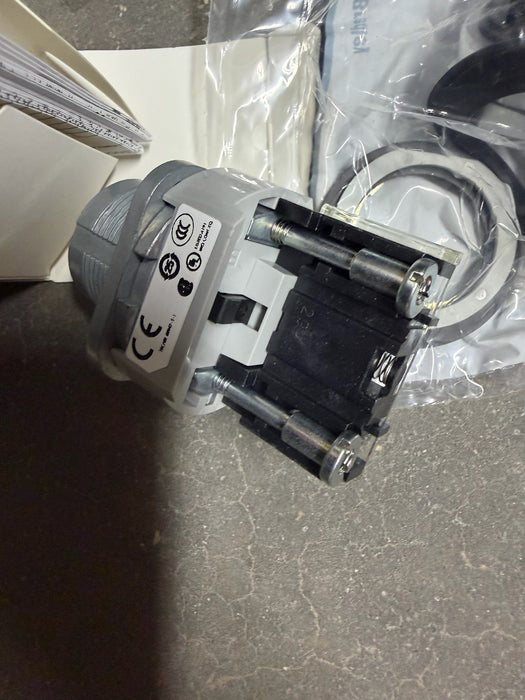 New Allen Bradley 800T-J91A 3 Pos SPRING RETURN BOTH WAYS KB7 CAM WHITE INSERT