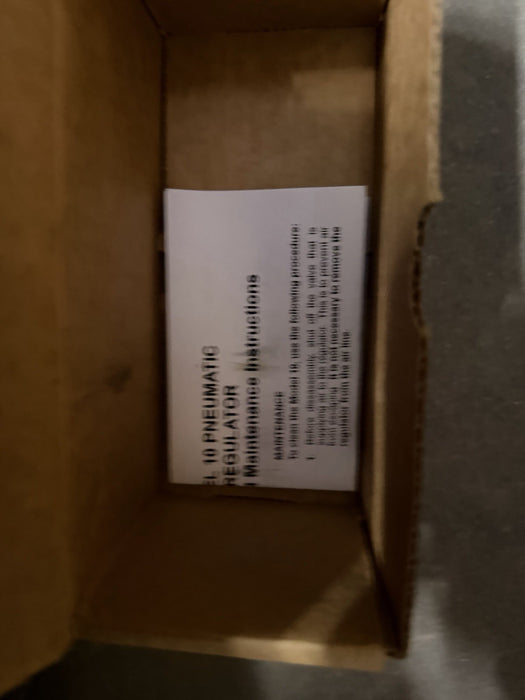 FAIRCHILD INDUSTRIAL 10202C NEW IN BOX REGULATOR 0-20 PSI RANGE PNEUMATIC