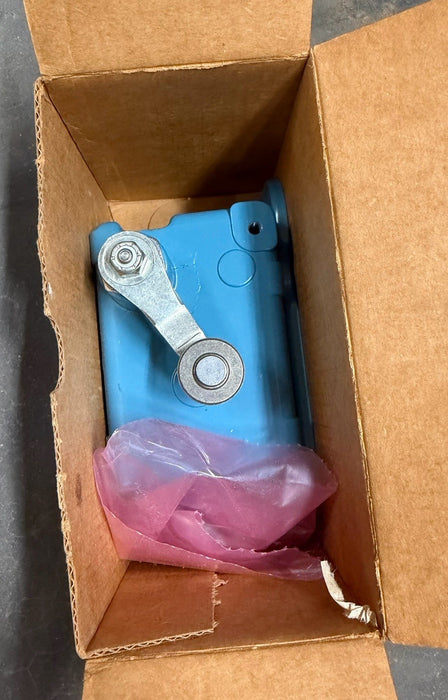 HONEYWELL OP-AR30 MICRO SWITCH LIMIT SWITCH LEVER PROXIMITY SENSOR