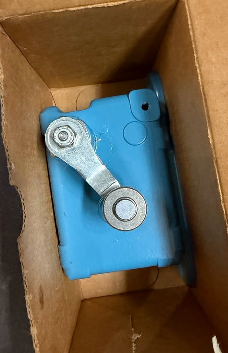 HONEYWELL OP-AR30 MICRO SWITCH LIMIT SWITCH LEVER PROXIMITY SENSOR