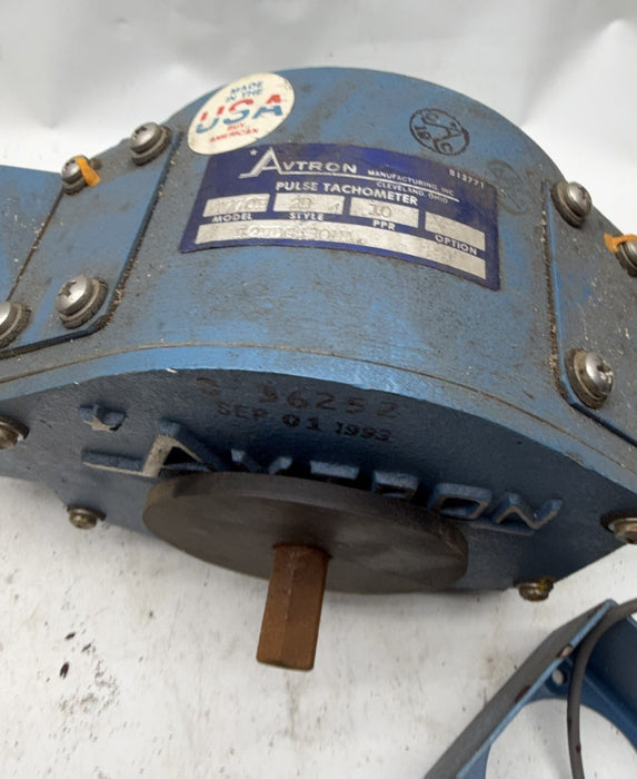 NEW AVTRON T770B PULSE GENERATOR T770B-2D-10 Robbed Of Some Screws For The J-box