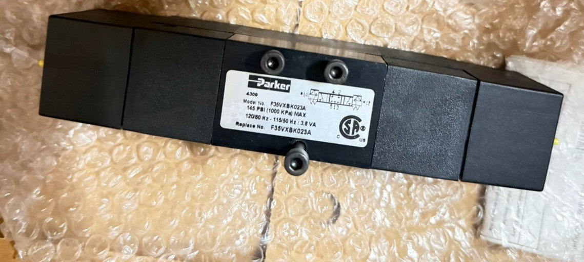 F35VXBK023A NEW PARKER  120VAC SOLENOID VALVE 3 POS D SOL VALVE