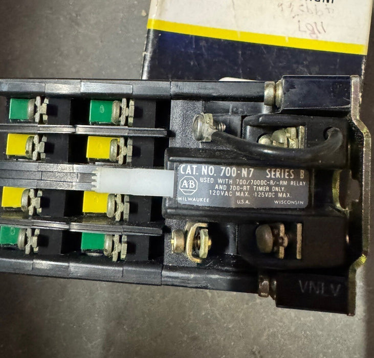 NEW ALLEN-BRADLEY BULLETIN 700 700-RL440A1 TYPE R 120 VAC RELAY 4 N.C 4 N.O
