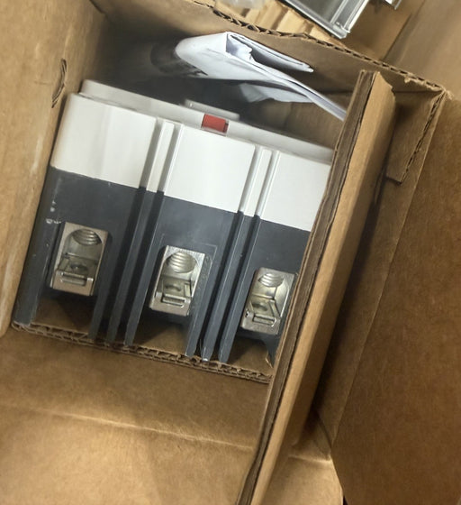 NEW ED3125 Eaton INDUSTRIAL CIRCUIT BREAKER 3 Pole 125 Amp 240VAC BREAKER NIB