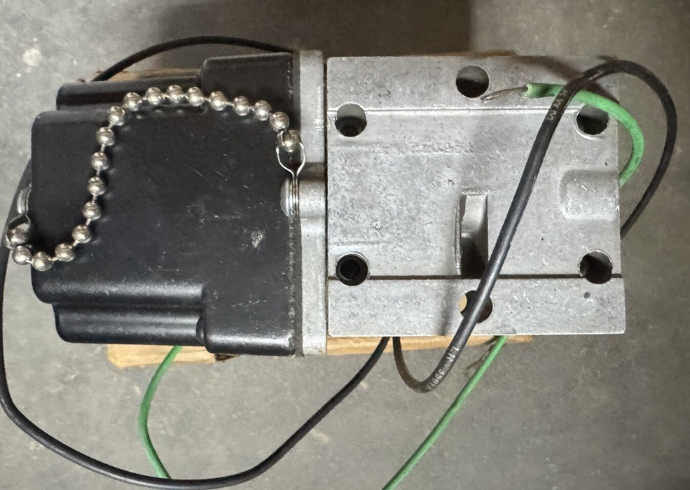 CCJ125B01 PARKER SCHRADER BELLOW SOLENOID VALVE 1/4"NPT 120VAC VAC-150 PNEUMATIC