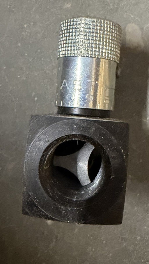 Parker F800S-11FT  F800S Hydraulic Valve Steel 1/2-14, 15 GPM, 5000 PSI, 57 LPM