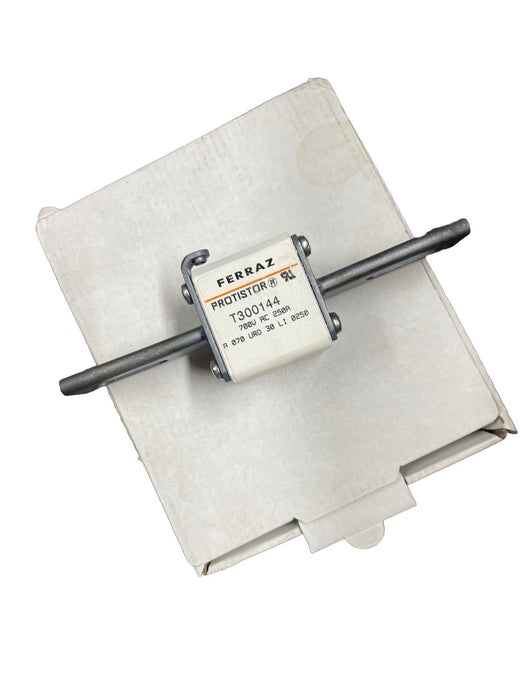 BOX OF 3 FUSE PROTISTOR T300144 FERRAZ SHAWMUT 250 AMP A 070 URD 30 LI 0250 700V