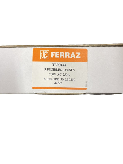 BOX OF 3 FUSE PROTISTOR T300144 FERRAZ SHAWMUT 250 AMP A 070 URD 30 LI 0250 700V